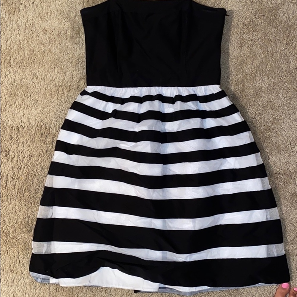 White House Black Market NWOT STRIPE DRESS